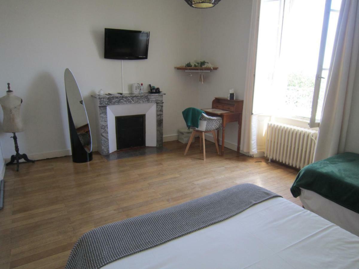Le Camelia Hotel Ruille-Froid-Fonds ภายนอก รูปภาพ